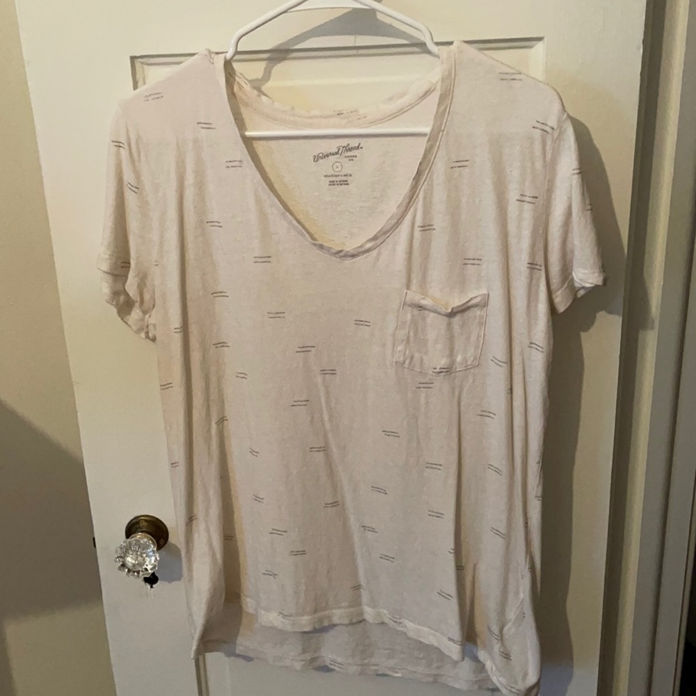 White Target pocketed t-shirt with detail